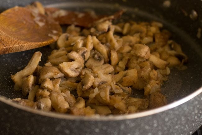 sauteeing mushrooms to make a roux