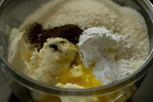 making new york style eggless cheesecake filling by adding cornstarch, lemon juice and vanilla powder 