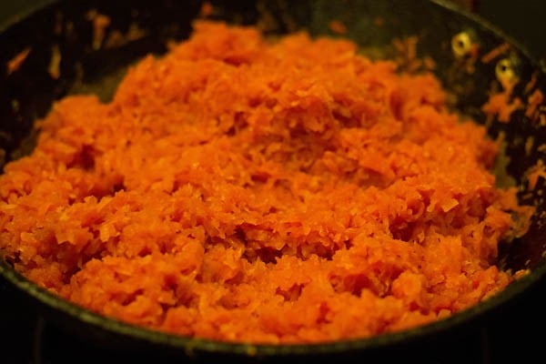 sautéed carrots in kadai