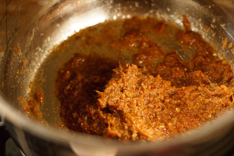 saute the thai curry paste
