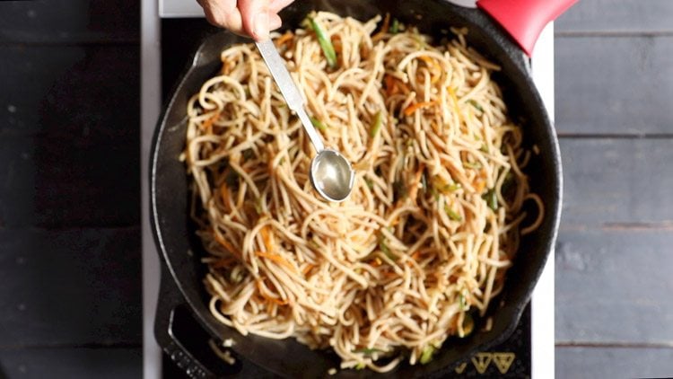 adding rice vinegar to veg noodles